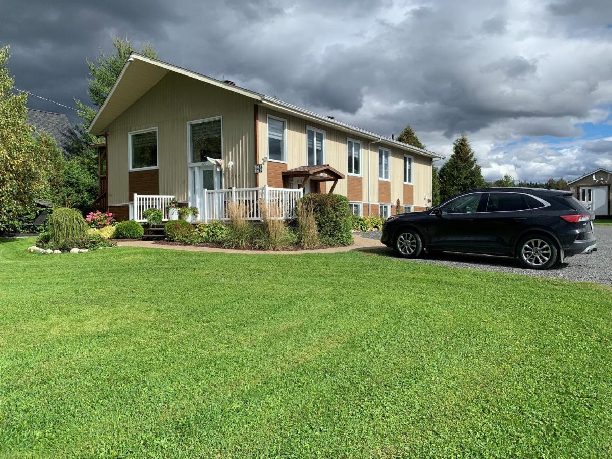 Logement 3 ,5 Entierement Prive Lac-Megantic Ngoại thất bức ảnh